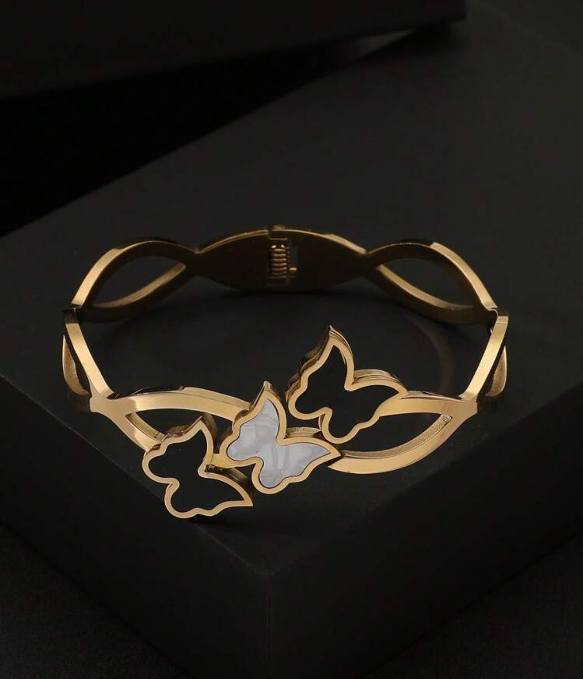 Brazalete mariposas negras y blanca