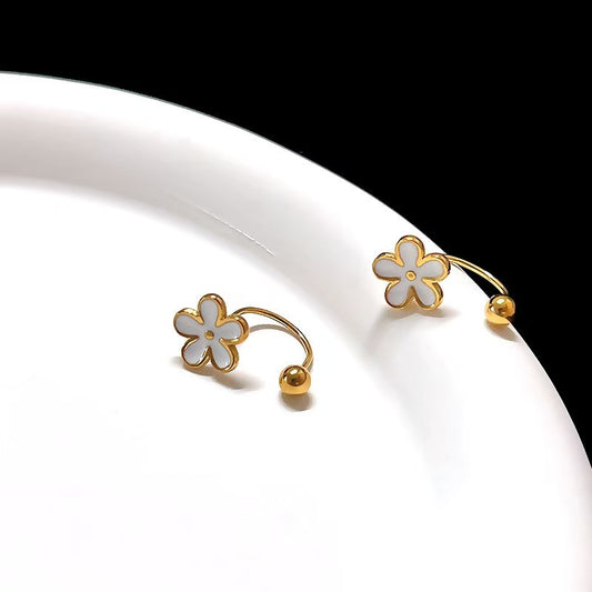 Aretes flor (blanco) baño oro 18k