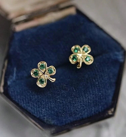 Aretes trebol