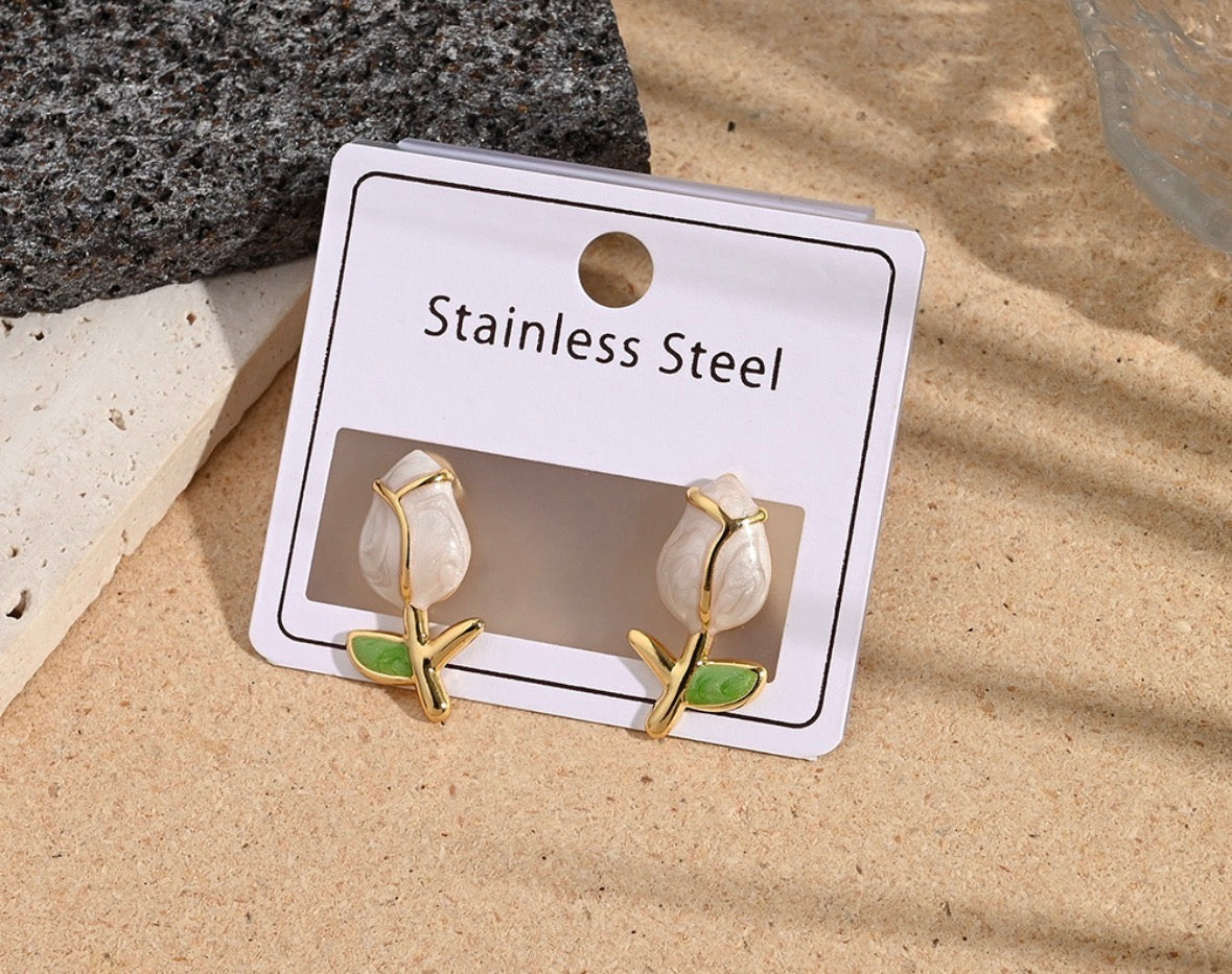 Aretes de rosa (baño de oro)