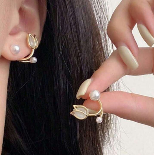 Aretes tulipán y perlas