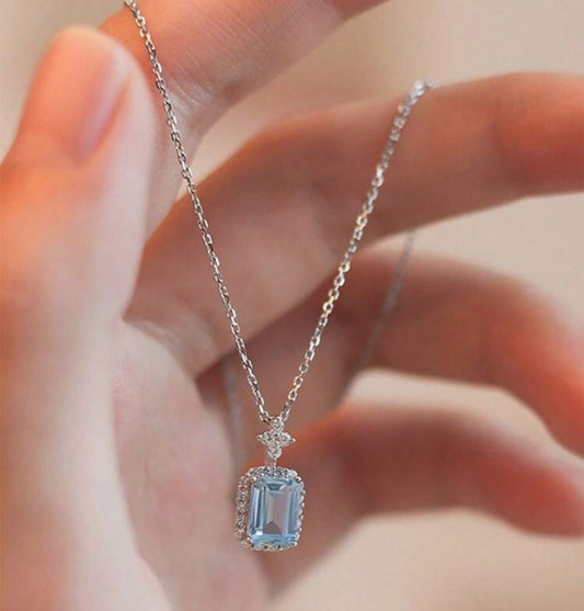 Collar colgante perfume