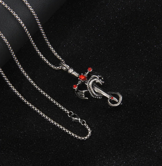 Collar pendiente espada con dragon vintage