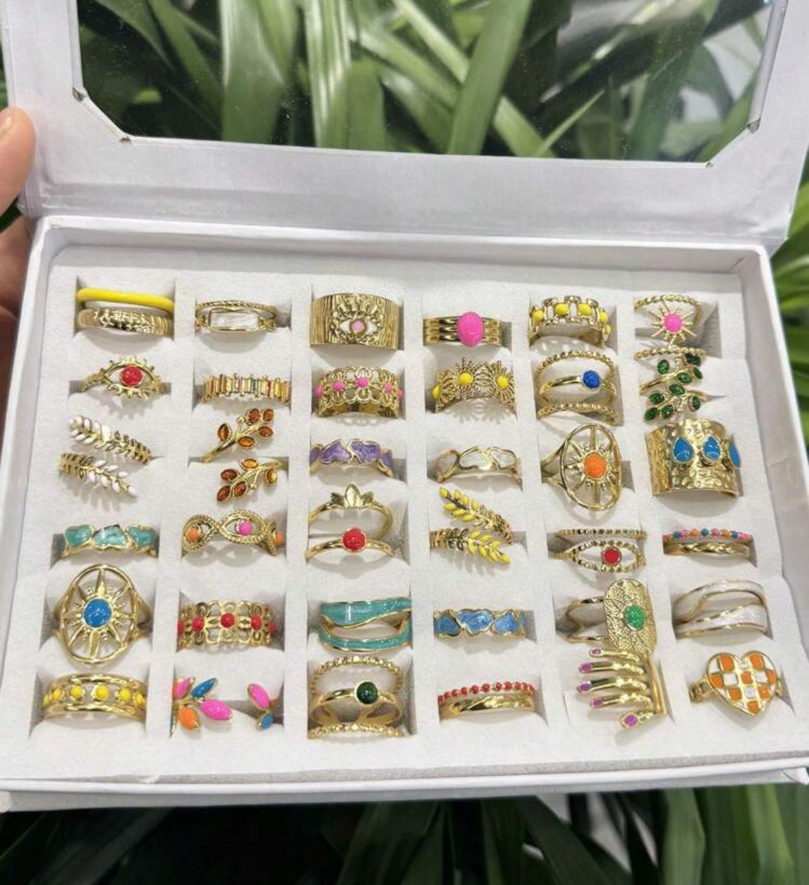 Anillo colorido (1 pieza al azar)