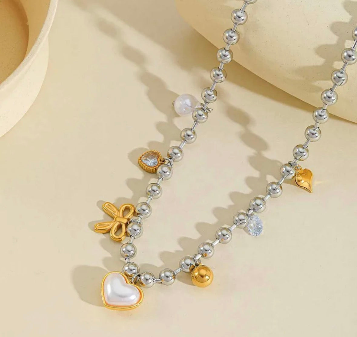 Collar corazón blanco