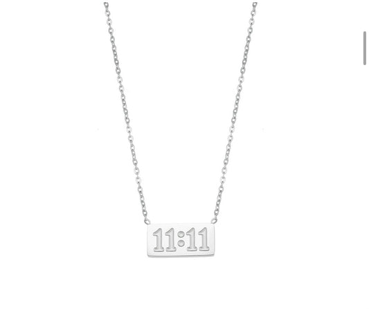 11:11 Collar plata