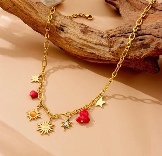 Collar sol y detalles rojo