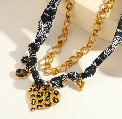 Collar bufanda baño oro 18k