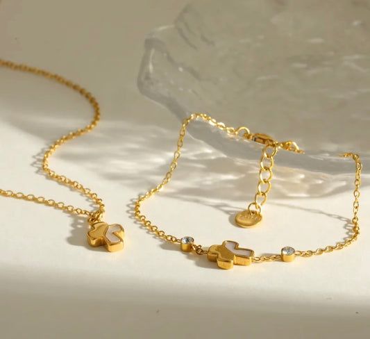 Conjunto collar y pulsera estilo con cruz