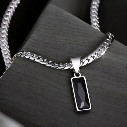 Elegante collar piedra negra